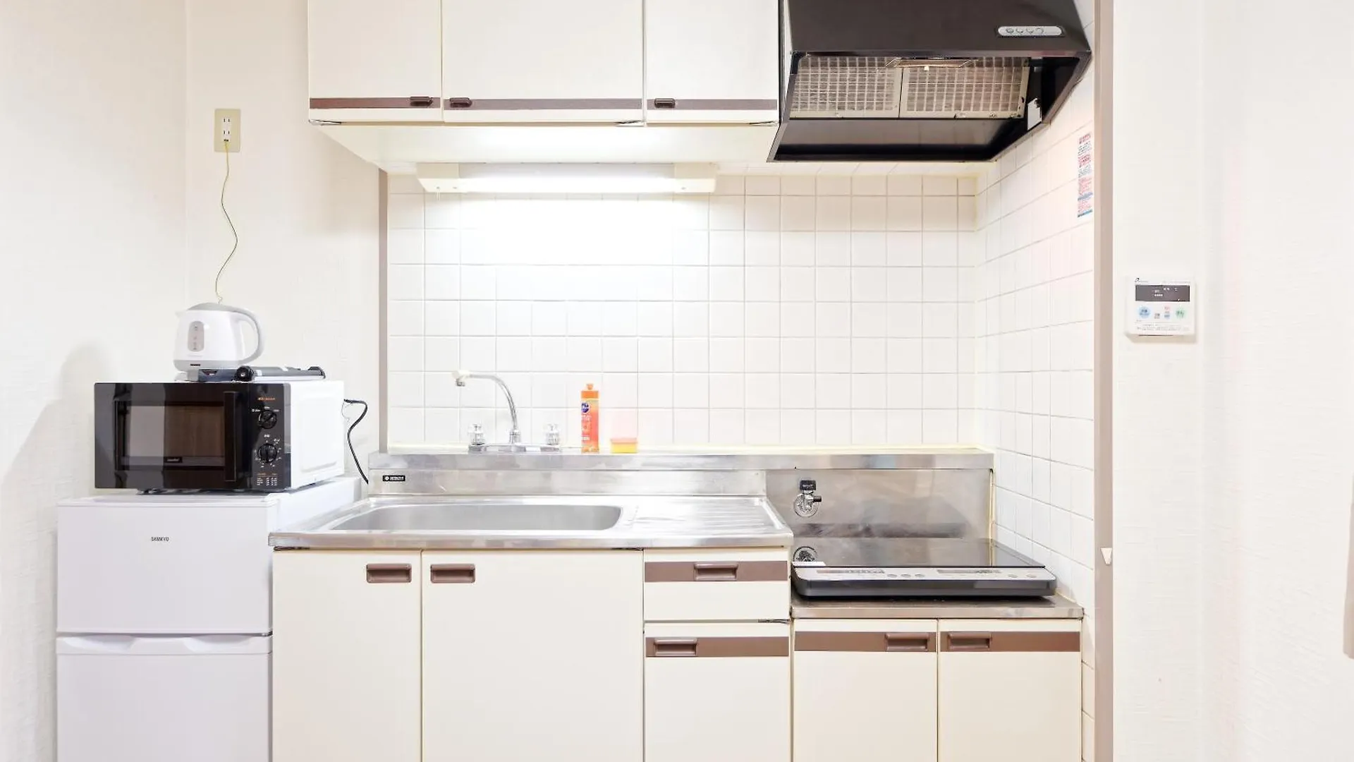Shinjuku Waseda Earthtone Apartment Tokyo Japan